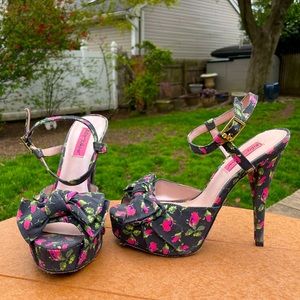Betsy Johnson peep-toe strappy rose heels